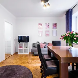 cracwow-st-thomas-apartment.krakowhotelspoland.com/